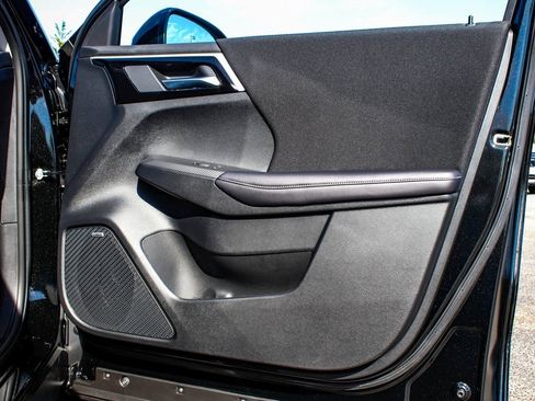 New 2025 Mitsubishi Outlander ES image 13