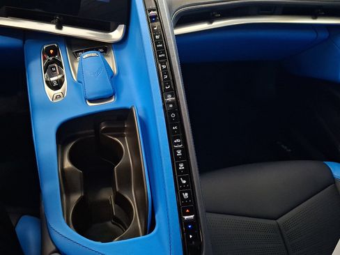Used 2024 Chevrolet Corvette Stingray Premium Conv w/ Z51 Performance Package RWD image 14