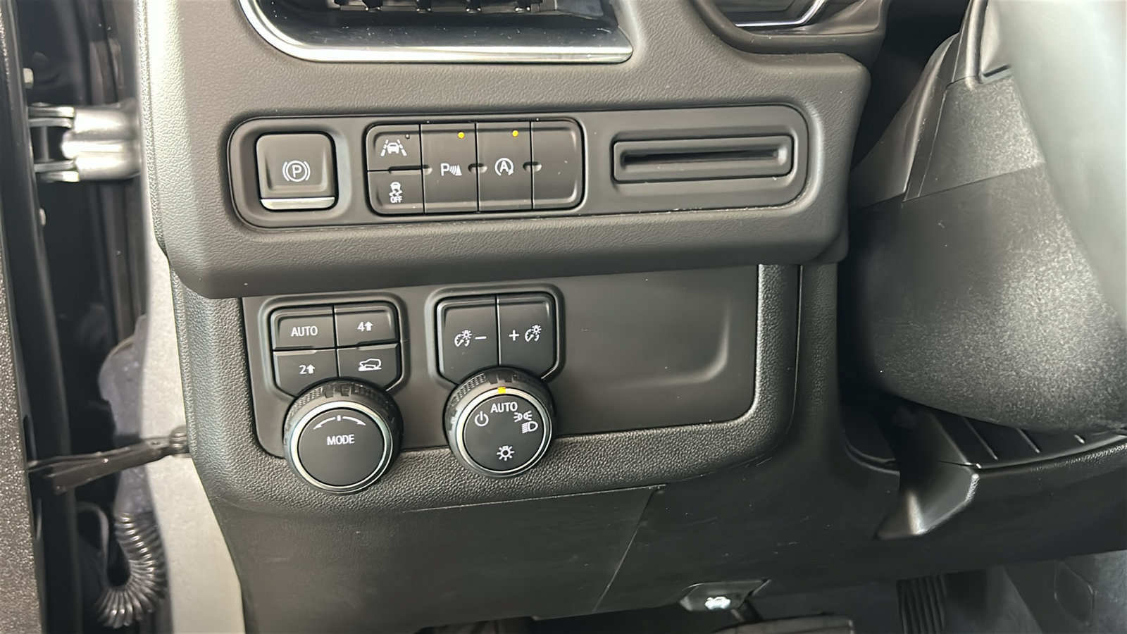 Used 2024 Chevrolet Suburban LS w/ Driver Alert Package AWD/4WD image 24