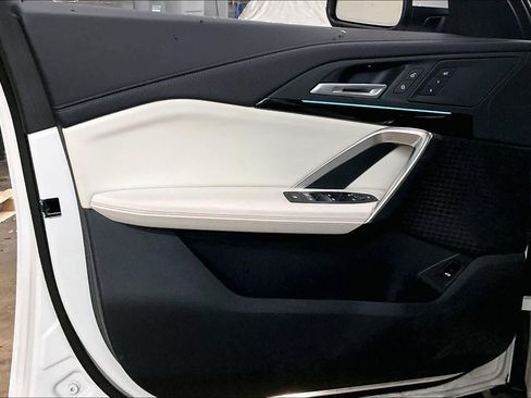 Used 2025 BMW X2 xDrive28i w/ Technology Package image 25