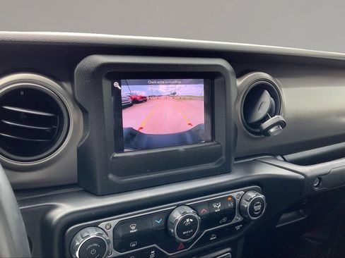 Used 2022 Jeep Gladiator Sport AWD/4WD image 21