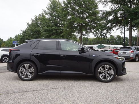 Used 2023 Subaru Solterra AWD image 4