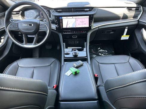 New 2026 Jeep Grand Cherokee L Limited AWD/4WD image 28