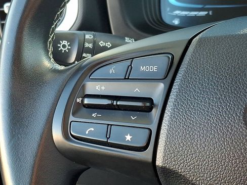 Used 2024 Hyundai Venue SEL image 20