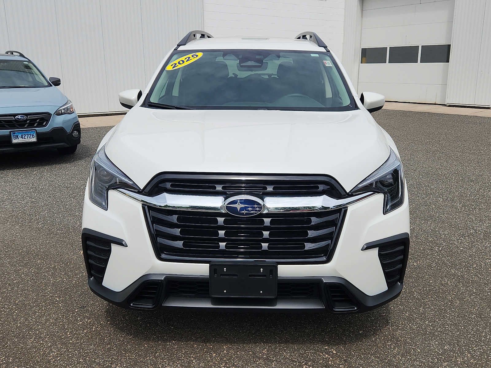 Used 2025 Subaru Ascent Premium AWD/4WD image 2