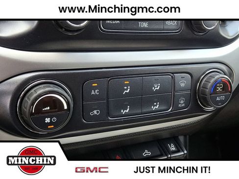 Used 2016 Chevrolet Colorado LT w/ Midnight Edition AWD/4WD image 15