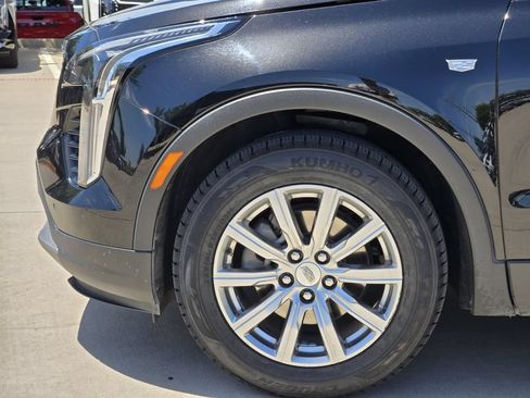 Used 2023 Cadillac XT4 Premium Luxury FWD image 14