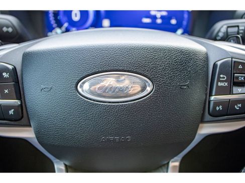 Used 2020 Ford Explorer Platinum w/ Premium Technology Package AWD/4WD image 41