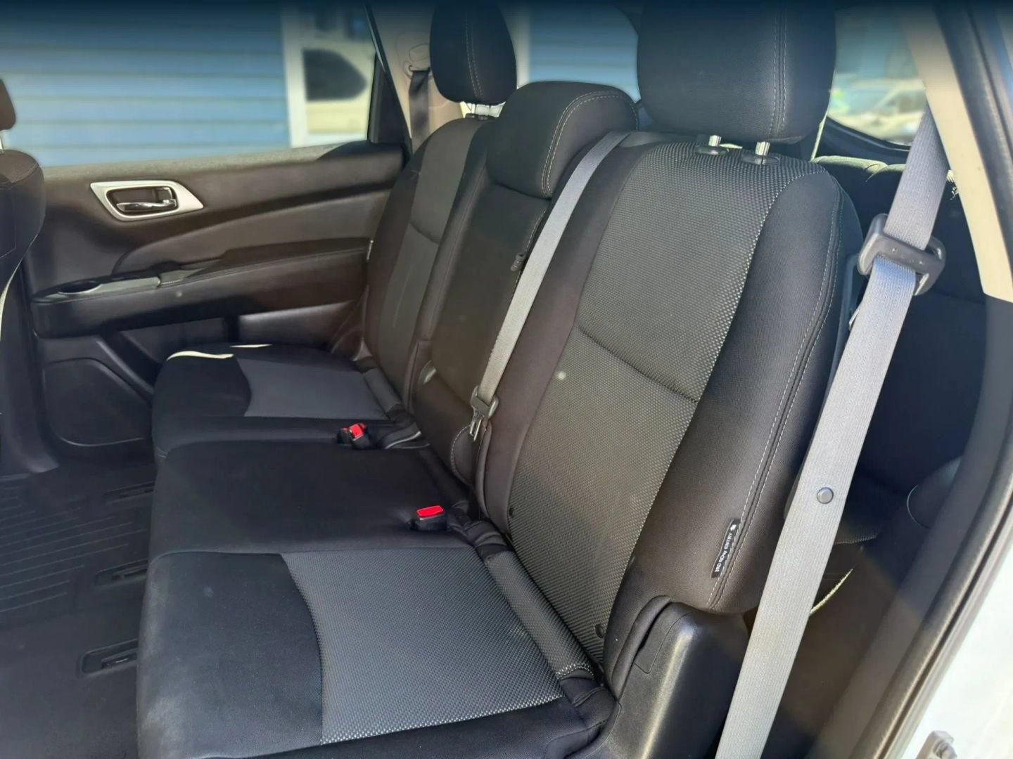 Used 2019 Nissan Pathfinder SV AWD/4WD image 33