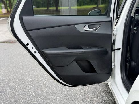 Used 2019 Kia Forte LXS FWD image 12