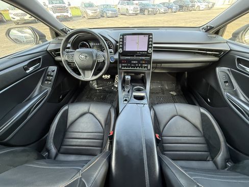 Used 2021 Toyota Avalon XSE image 11
