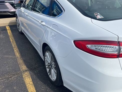 Used 2015 Ford Fusion SE w/ Equipment Group 202A FWD image 4