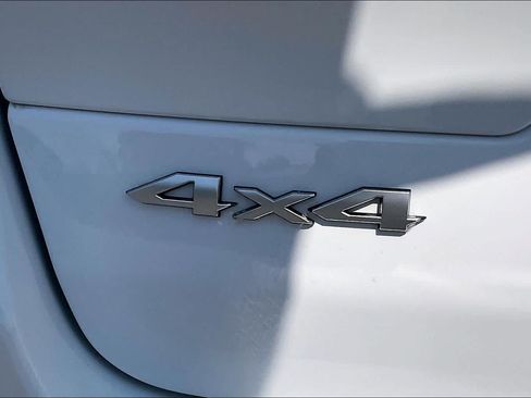 Used 2022 Jeep Grand Cherokee Summit AWD/4WD image 9