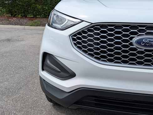 Used 2024 Ford Edge SE AWD/4WD image 9