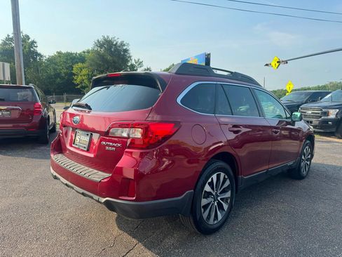 Used 2015 Subaru Outback 3.6R Limited AWD/4WD image 4