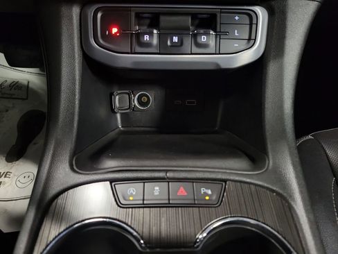 Used 2020 GMC Acadia SLT image 17