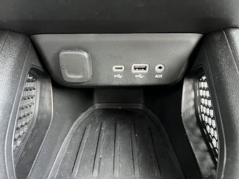 Certified 2023 Chevrolet TrailBlazer RS w/ Convenience Package image 24