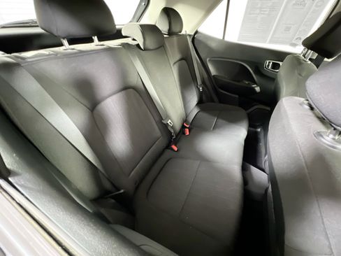 Used 2023 Hyundai Venue SE image 24