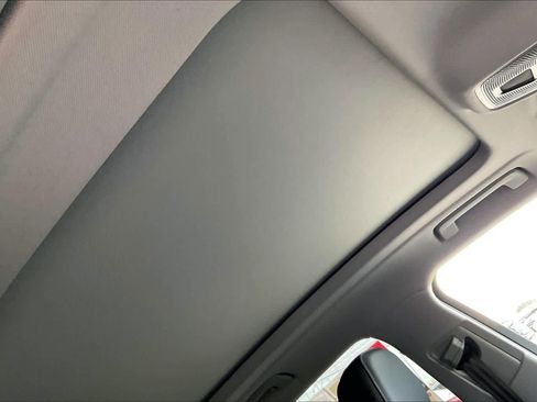 Used 2025 Audi Q5 Premium w/ Convenience Package image 13