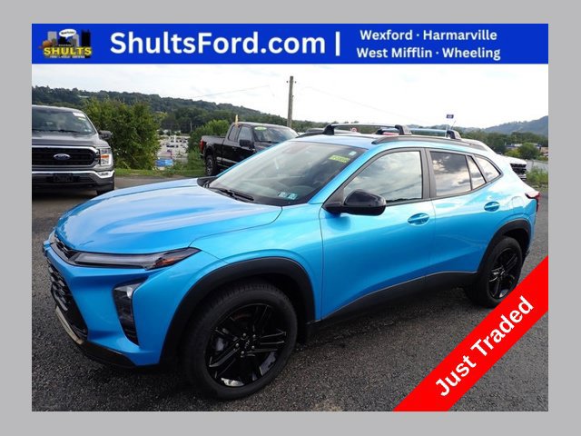 Used 2025 Chevrolet Trax ACTIV w/ Sunroof Package FWD image 1