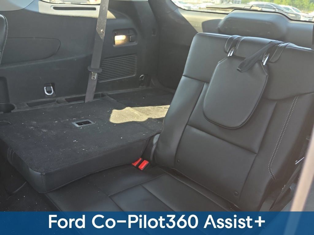 Used 2023 Ford Explorer XLT w/ Equipment Group 202A AWD/4WD image 5