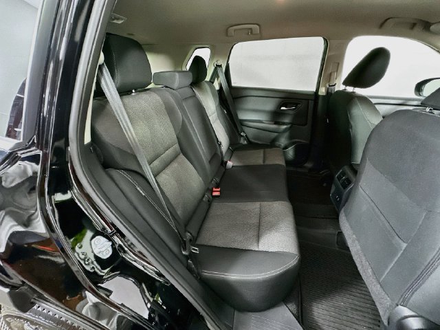 Used 2025 Nissan Rogue SV AWD/4WD image 26