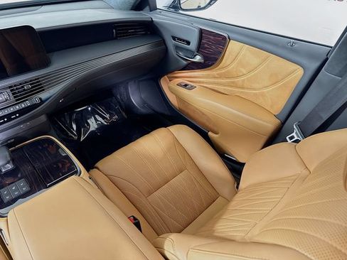Used 2023 Lexus LS 500 AWD w/ Luxury Package image 24