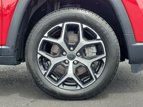Used 2025 Jeep Compass Limited AWD/4WD image 5