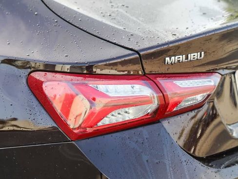 Used 2021 Chevrolet Malibu LT image 8