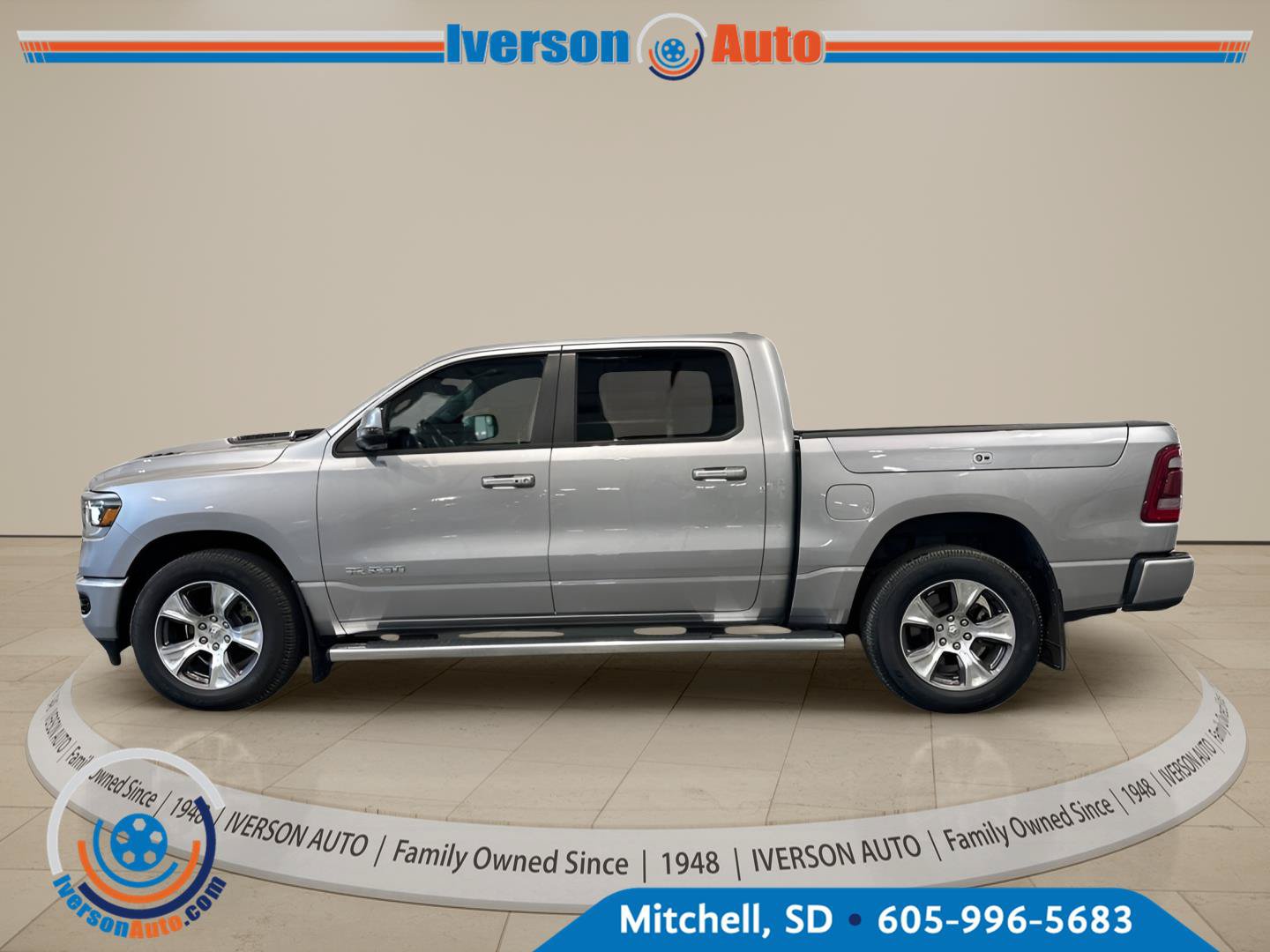 Used 2024 RAM 1500 Laramie AWD/4WD image 6