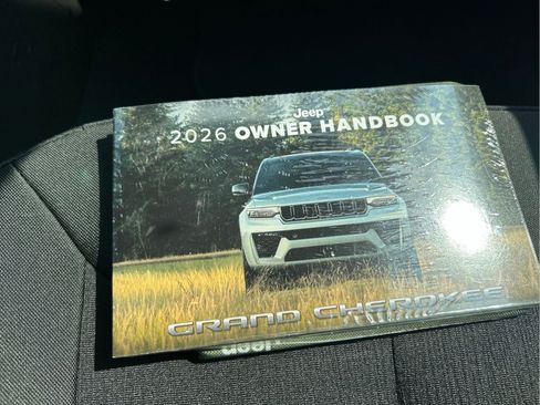 New 2026 Jeep Grand Cherokee Laredo X RWD image 19