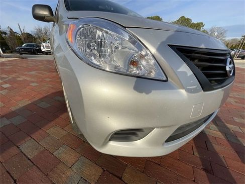 Used 2014 Nissan Versa S Plus image 7