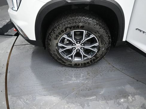 Used 2026 GMC Acadia AT4 image 15
