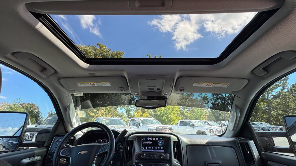 Used 2018 Chevrolet Silverado 2500 High Country w/ Duramax Plus Package AWD/4WD image 18