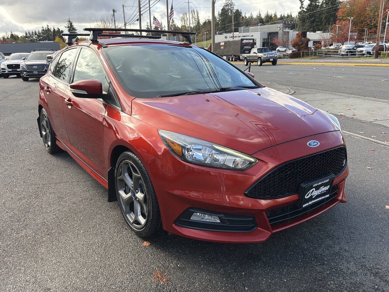 Used 2018 Ford Focus ST FWD image 11