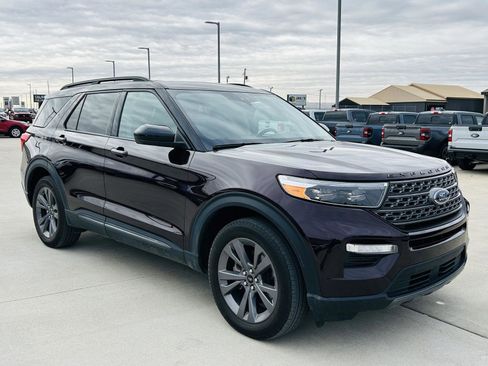 Used 2023 Ford Explorer XLT w/ Equipment Group 202A image 2