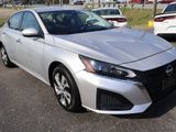 Used 2023 Nissan Altima 2.5 S image 2