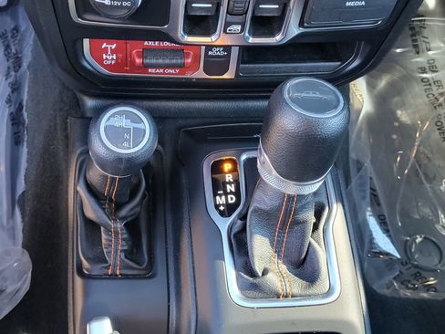 Used 2022 Jeep Gladiator Mojave image 23