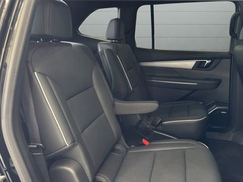 Used 2025 Buick Enclave Preferred image 30