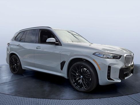 Used 2026 BMW X5 xDrive40i w/ M Sport Package AWD/4WD image 1