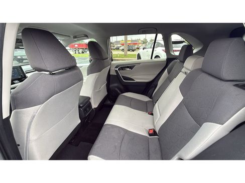 Certified 2020 Toyota RAV4 XLE w/ XLE Grade Weather Package AWD/4WD image 35