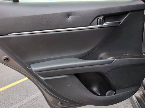 Used 2021 Toyota Camry SE w/ Convenience Package FWD image 37