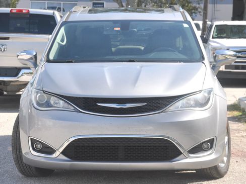 Used 2018 Chrysler Pacifica Limited FWD image 7