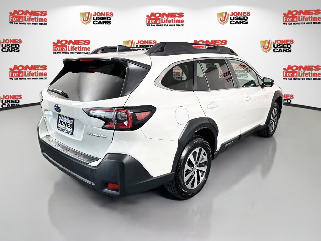 Used 2025 Subaru Outback Premium AWD/4WD image 17