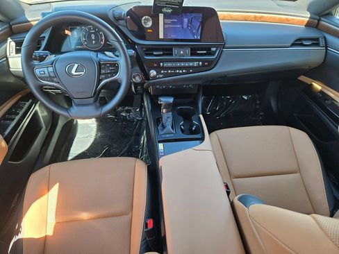 Used 2025 Lexus ES 350 w/ Premium Package FWD image 9