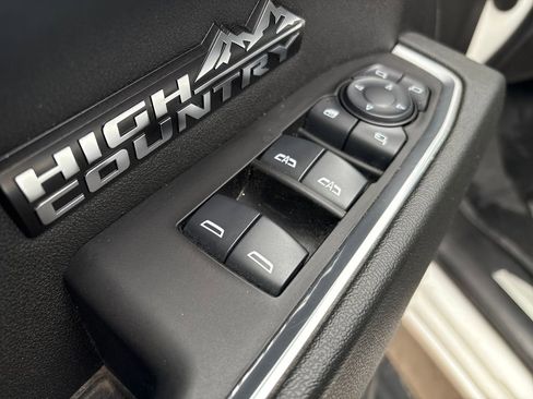 Used 2025 Chevrolet Silverado 1500 High Country image 15