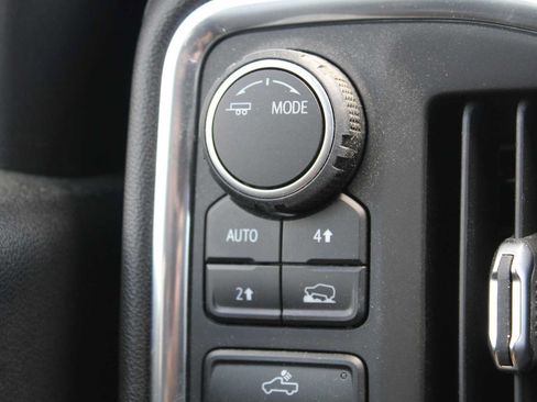Certified 2022 Chevrolet Silverado 1500 LT AWD/4WD image 10