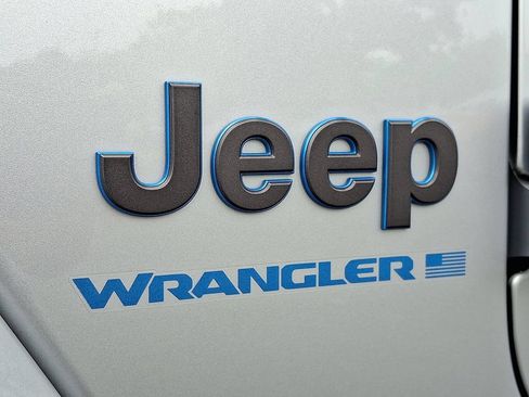 Used 2024 Jeep Wrangler Unlimited AWD/4WD image 29