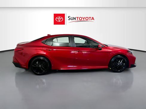 Used 2025 Toyota Camry SE w/ Convenience Package FWD image 2