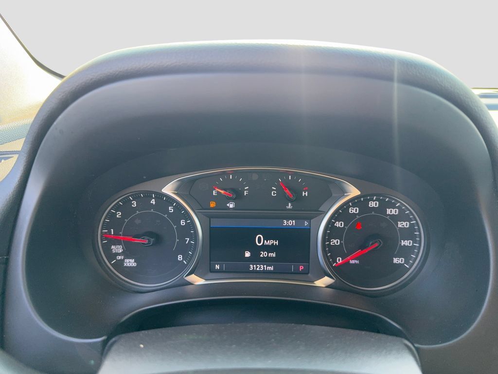 Used 2024 GMC Terrain SLT AWD/4WD image 16